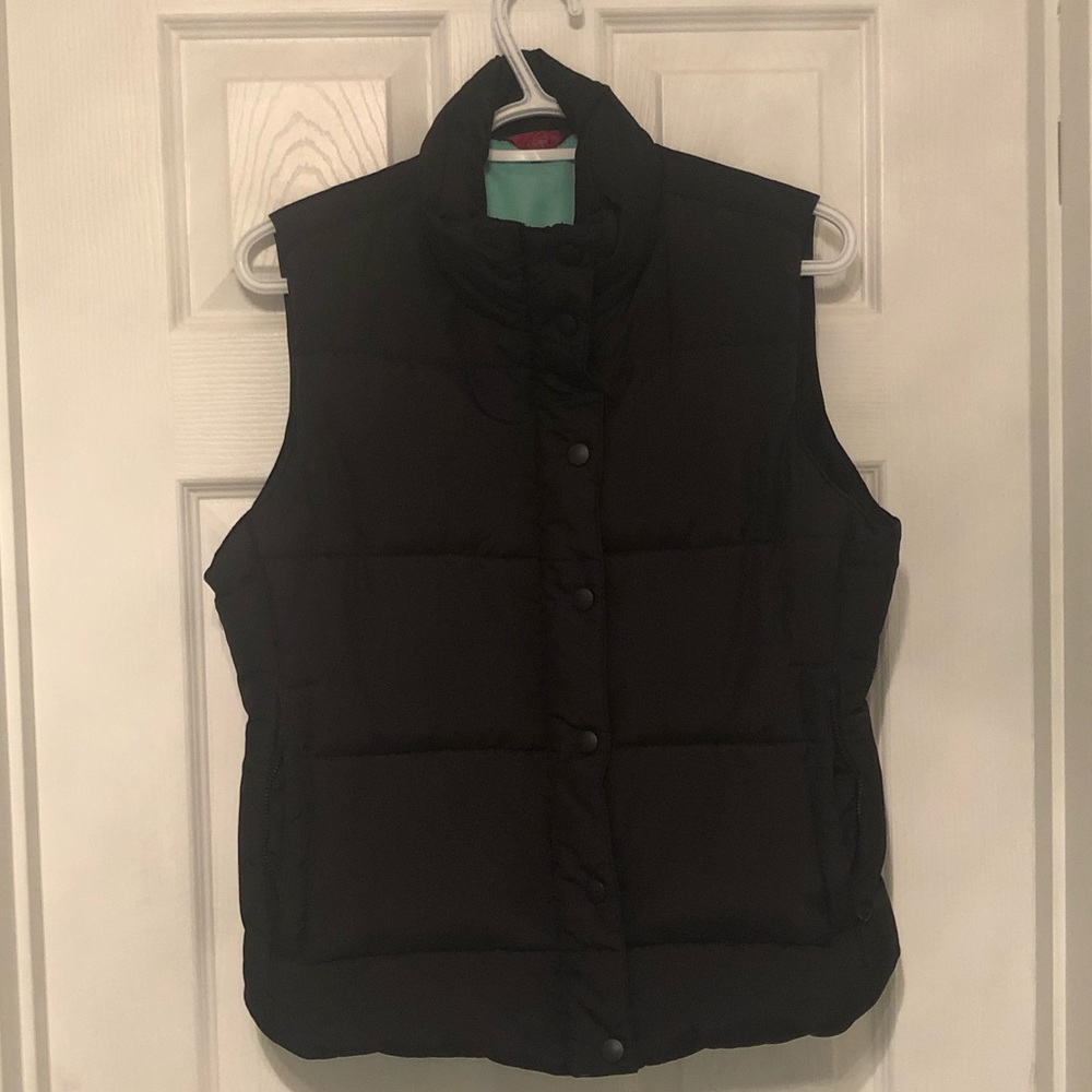 Black down Vest